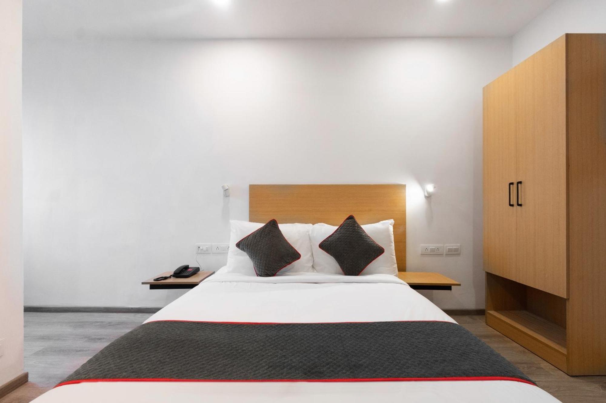 Townhouse Hotel Mannat International Kolkata Bagian luar foto