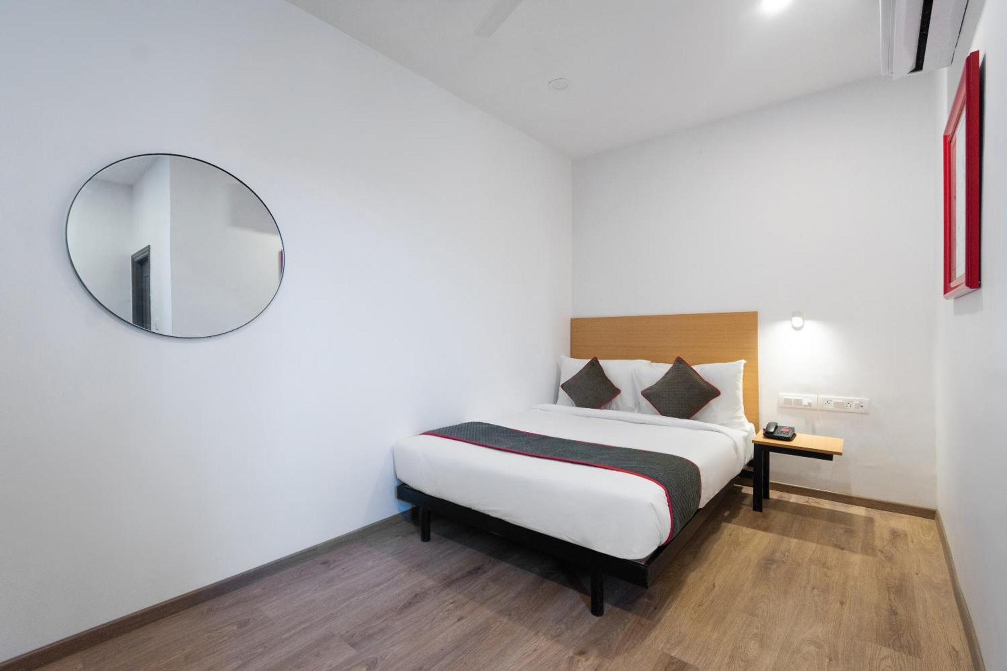 Townhouse Hotel Mannat International Kolkata Bagian luar foto
